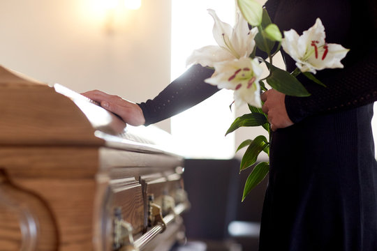funeral-directors-caerphilly-coffin